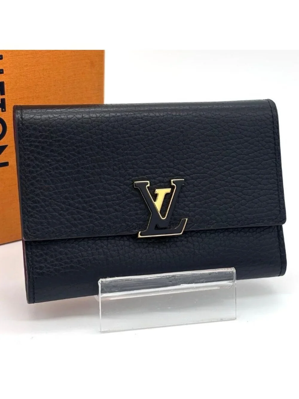 Louis Vuitton Portefeuille Capucines Compact Trifold Wallet